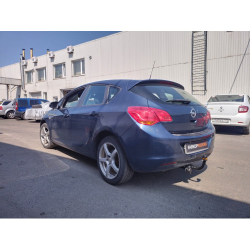 Фаркоп Лидер Плюс на OPEL Astra J 2010–2015  Арт. O118-A (кроме а/м с выступающей выхлопной трубой)